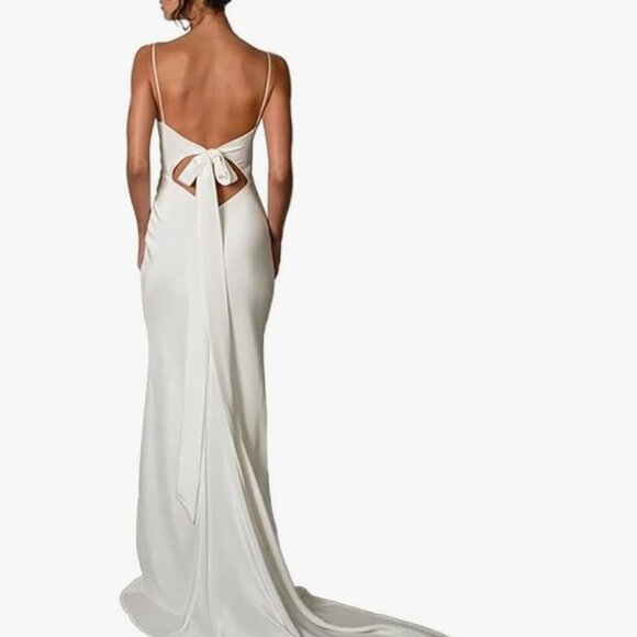 Simple Wedding Dress - Picture 4 of 5